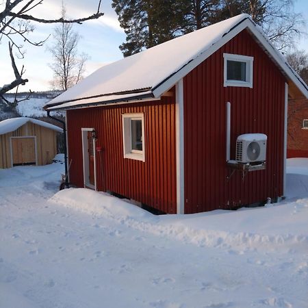 Nyrenoverad Charmig Gaeststuga Med Sovloft I Jaerpen Jarpen Exteriör bild